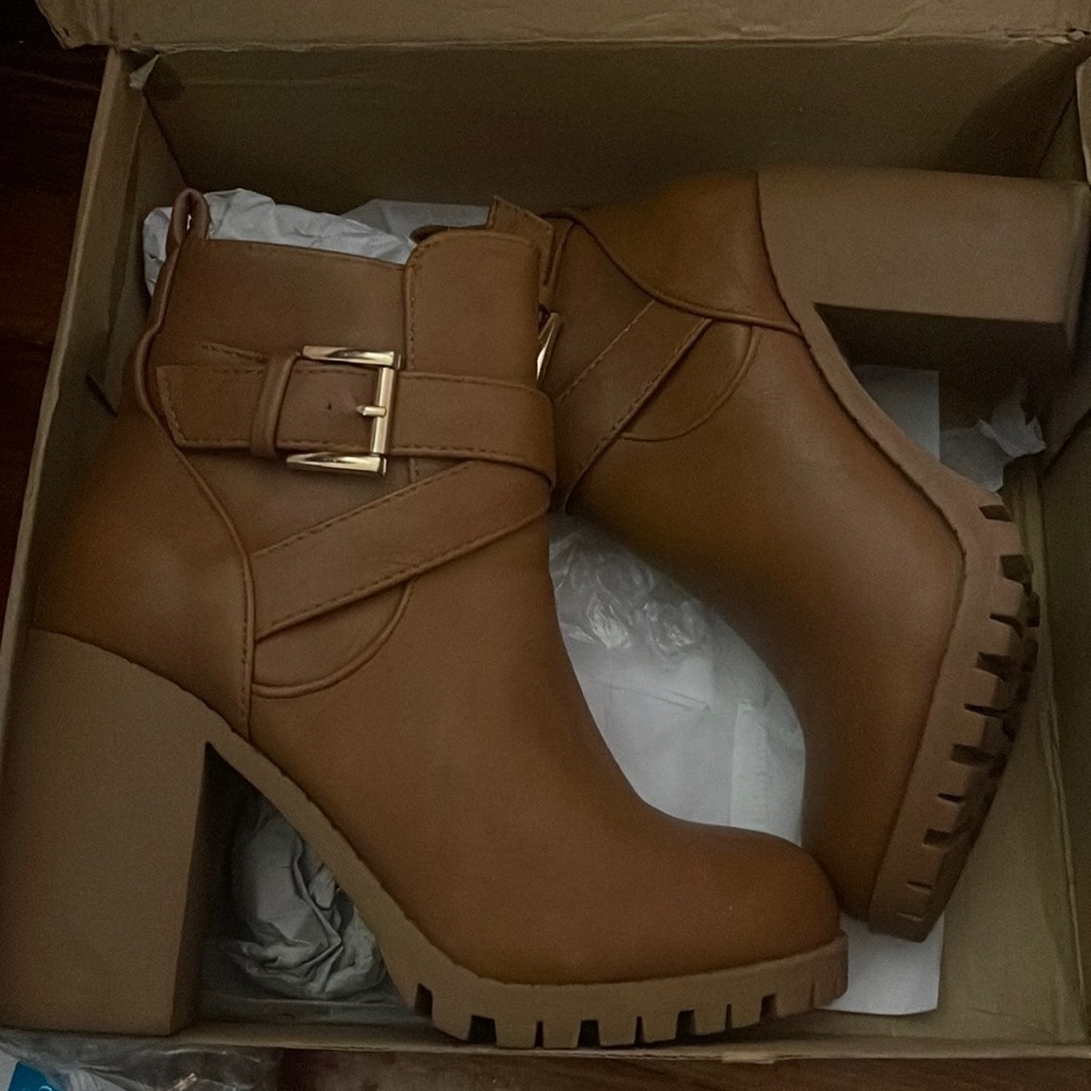 Charlotte Russe tan boots size 6
